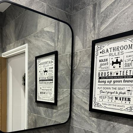 The Crown View - Luxury Apartment - Free Parking Nearby Гаррогейт Екстер'єр фото
