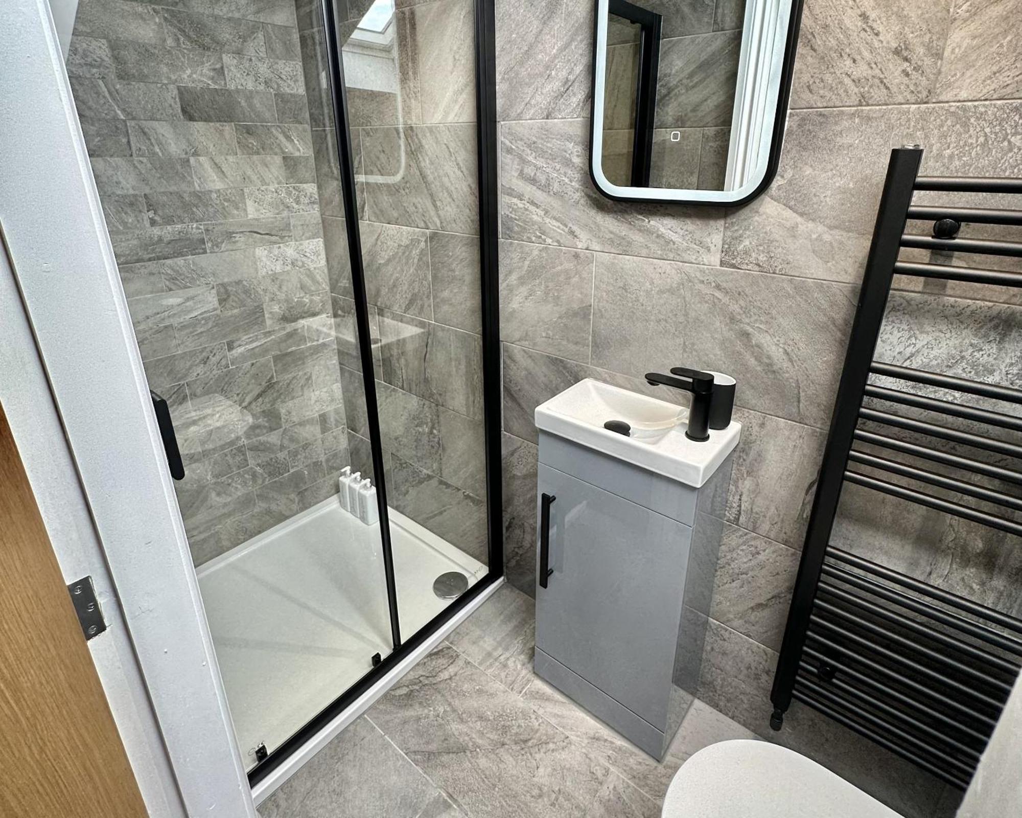 The Crown View - Luxury Apartment - Free Parking Nearby Гаррогейт Екстер'єр фото